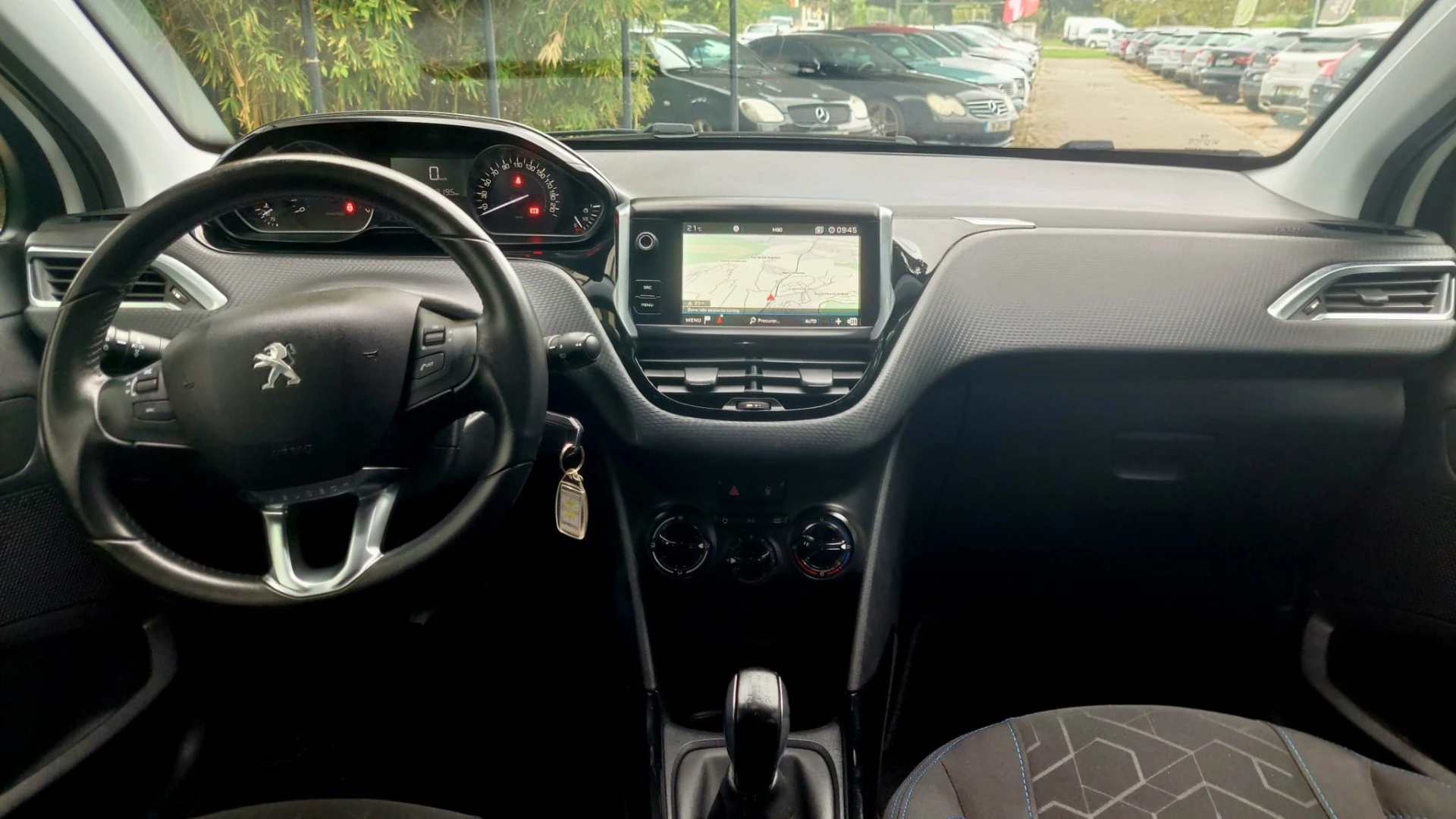 Peugeot 2008 1.2 PureTech Signature
