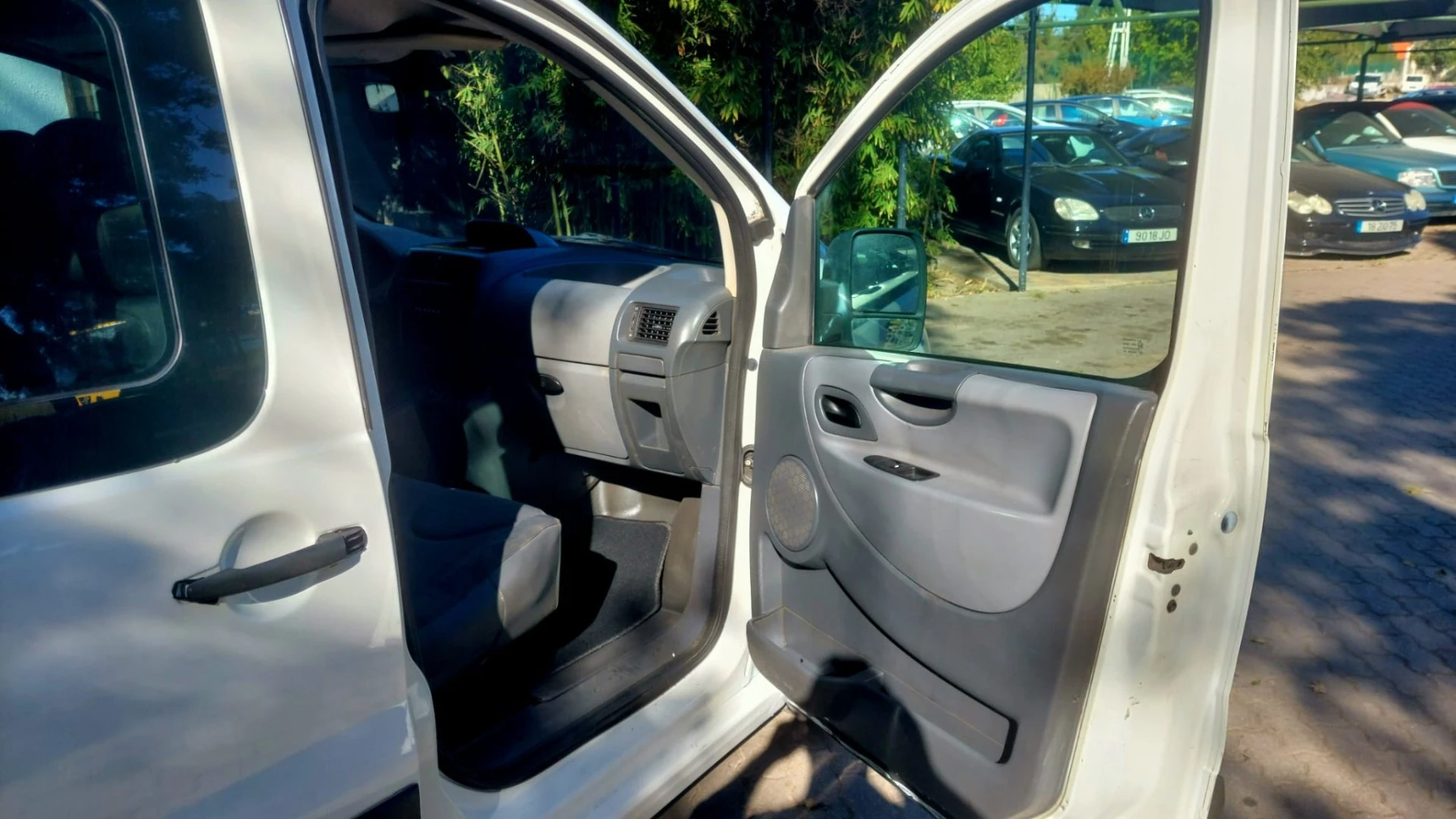 Citroën Jumpy 2.0 HDi L2H1 Semi-Vidrada