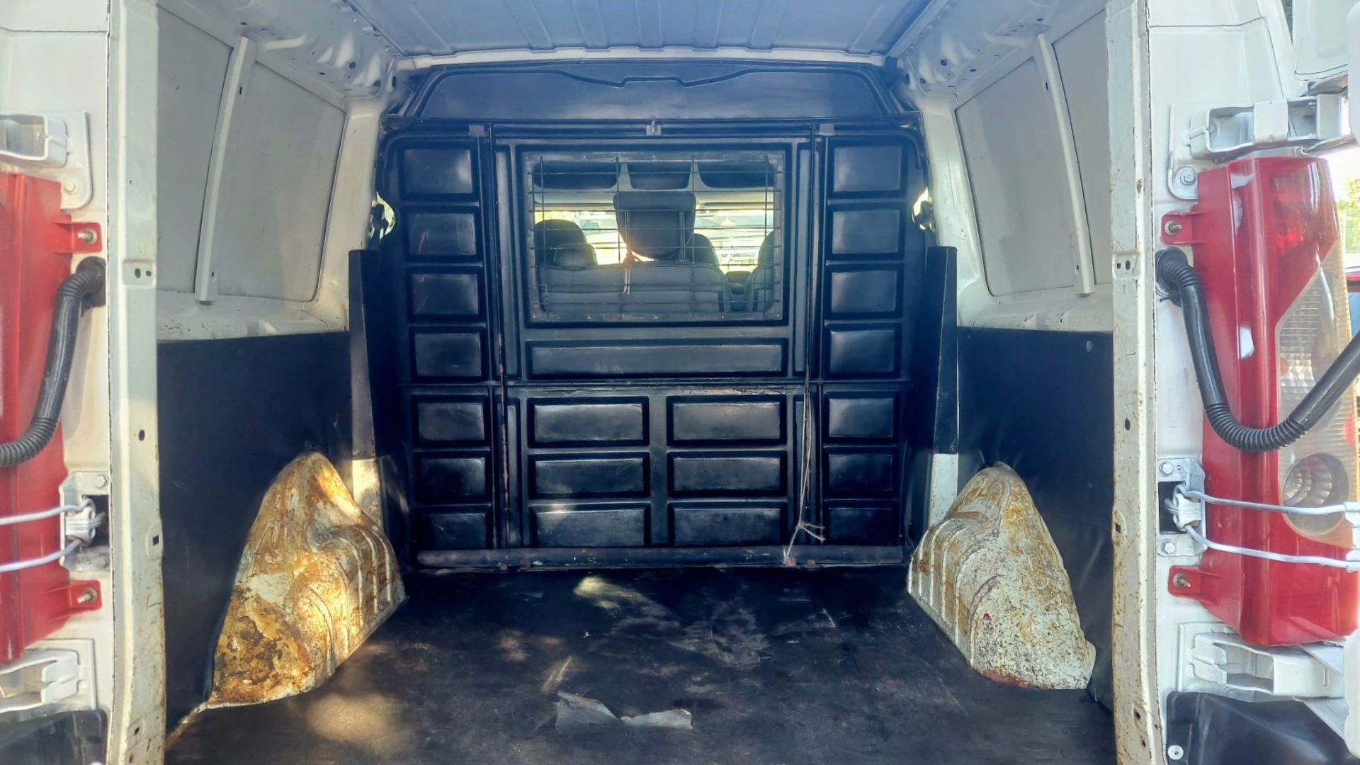 Citroën Jumpy 2.0 HDi L2H1 Semi-Vidrada