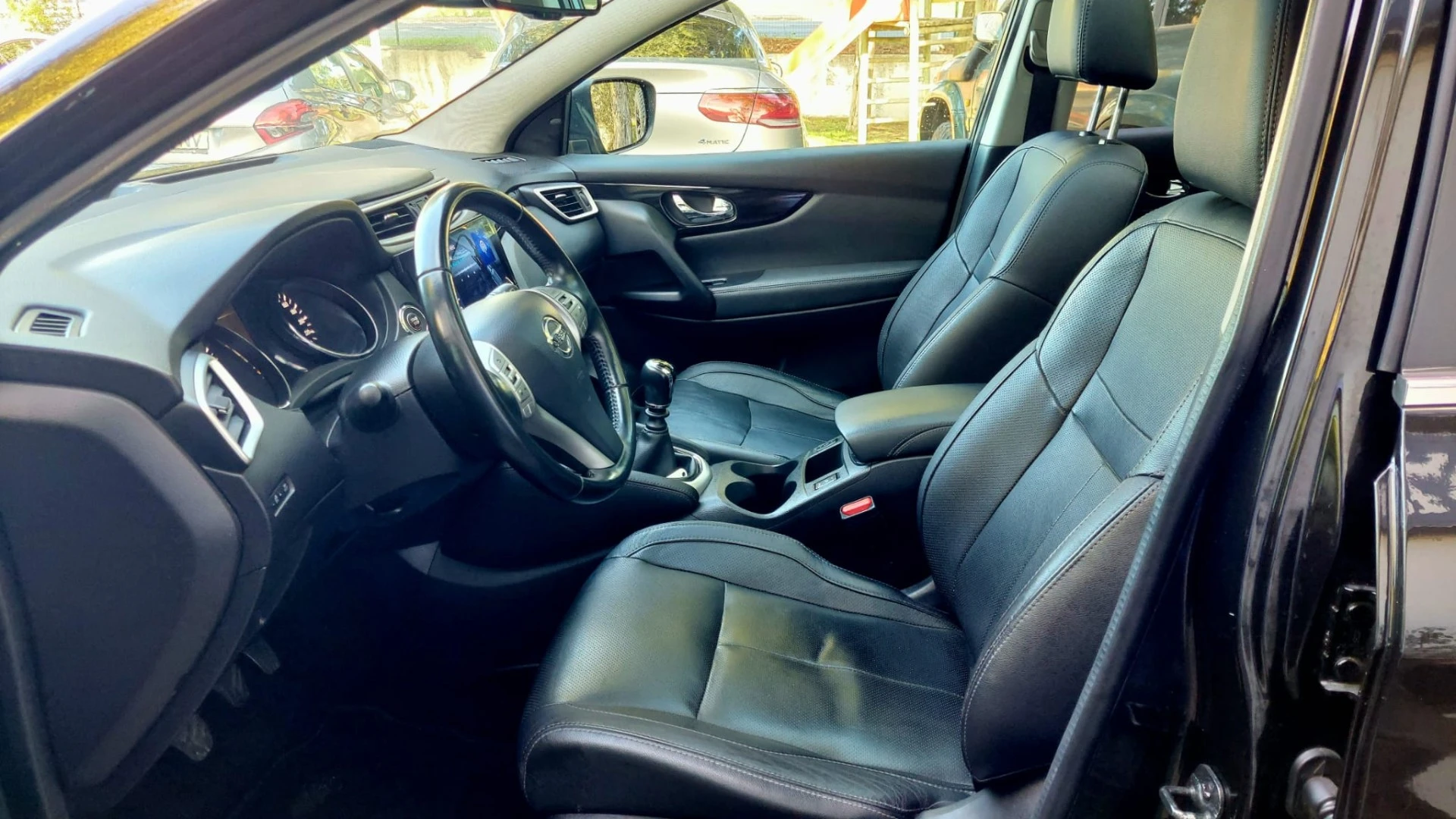 Nissan Qashqai 1.2 DIG-T 360 BLACK EDITION