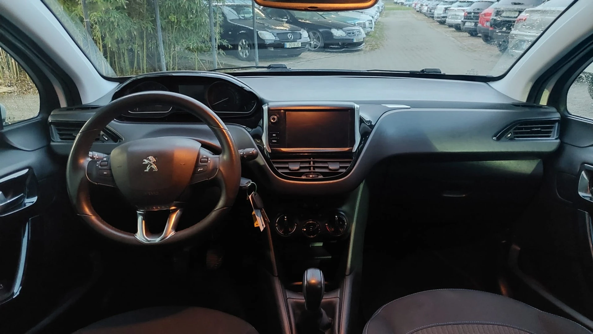 Peugeot 208 1.2 PureTech Signature