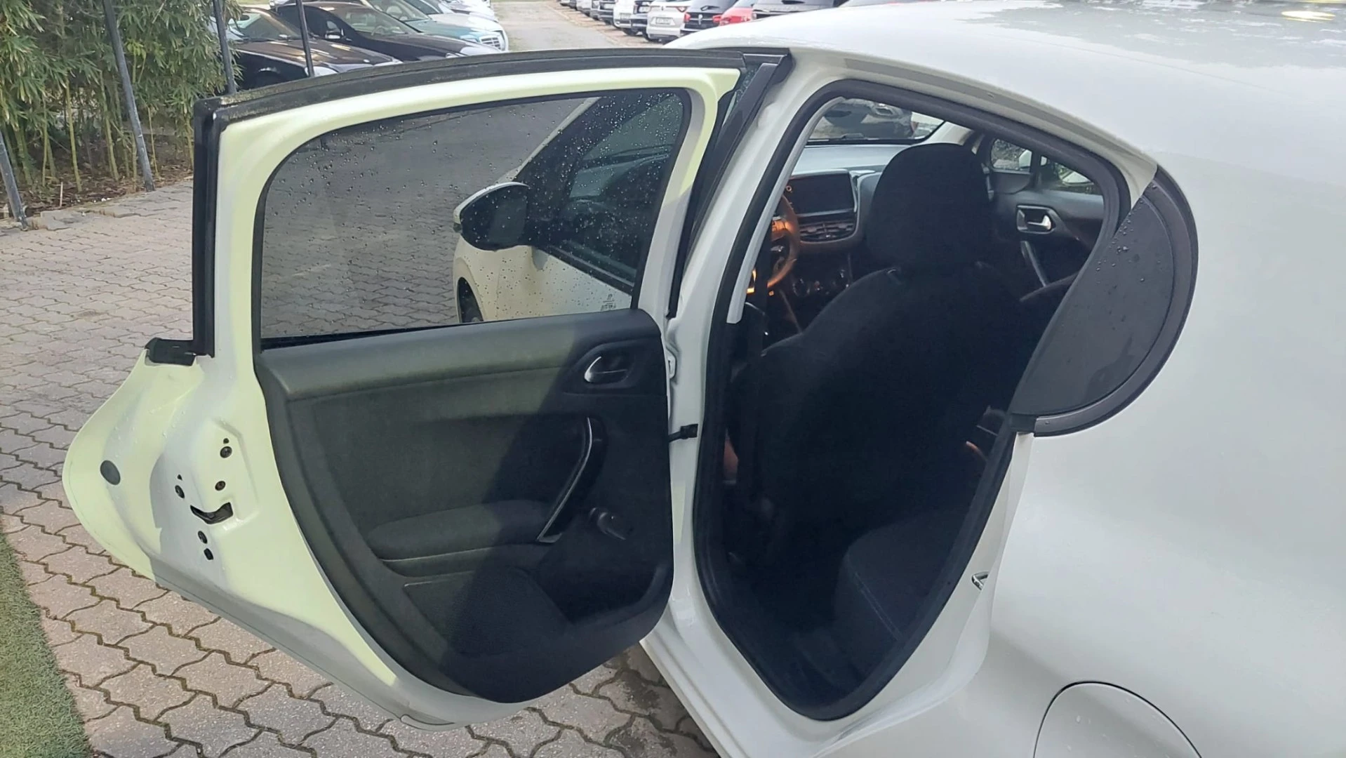 Peugeot 208 1.2 PureTech Signature