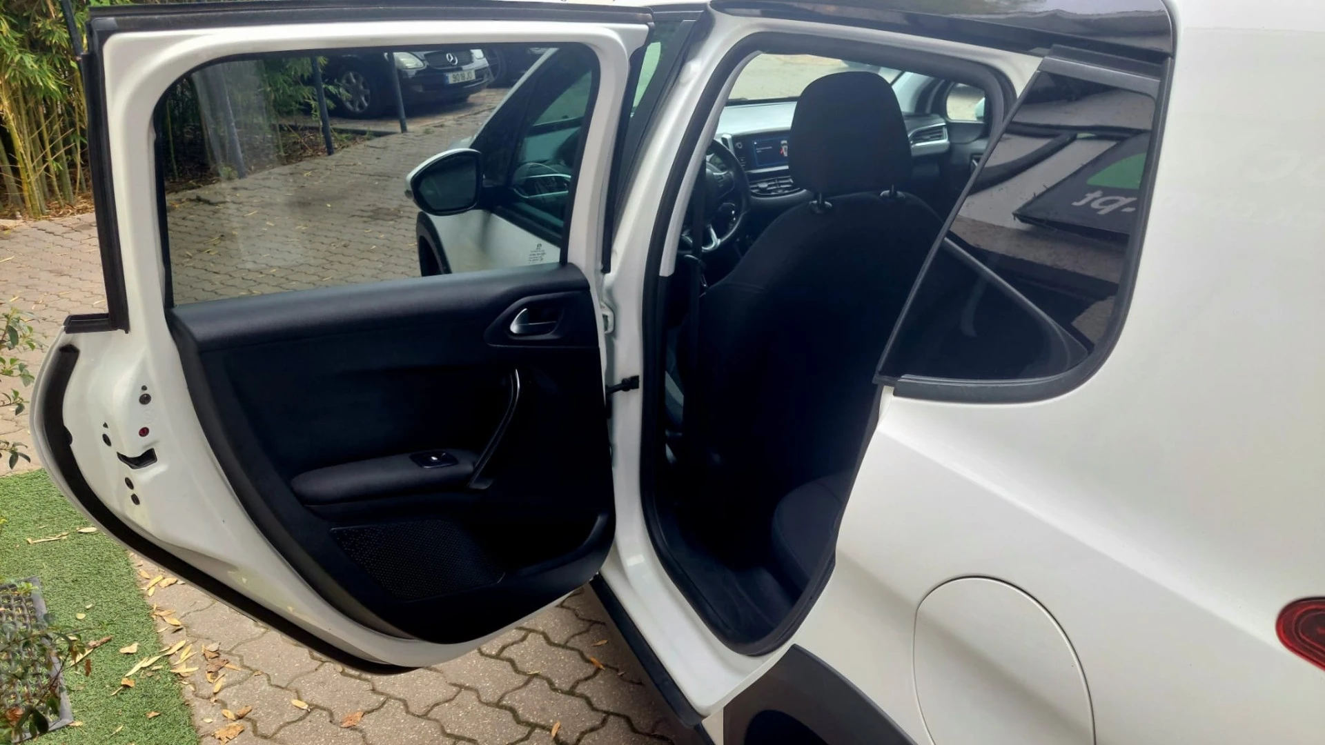 Peugeot 2008 1.2 PureTech Signature