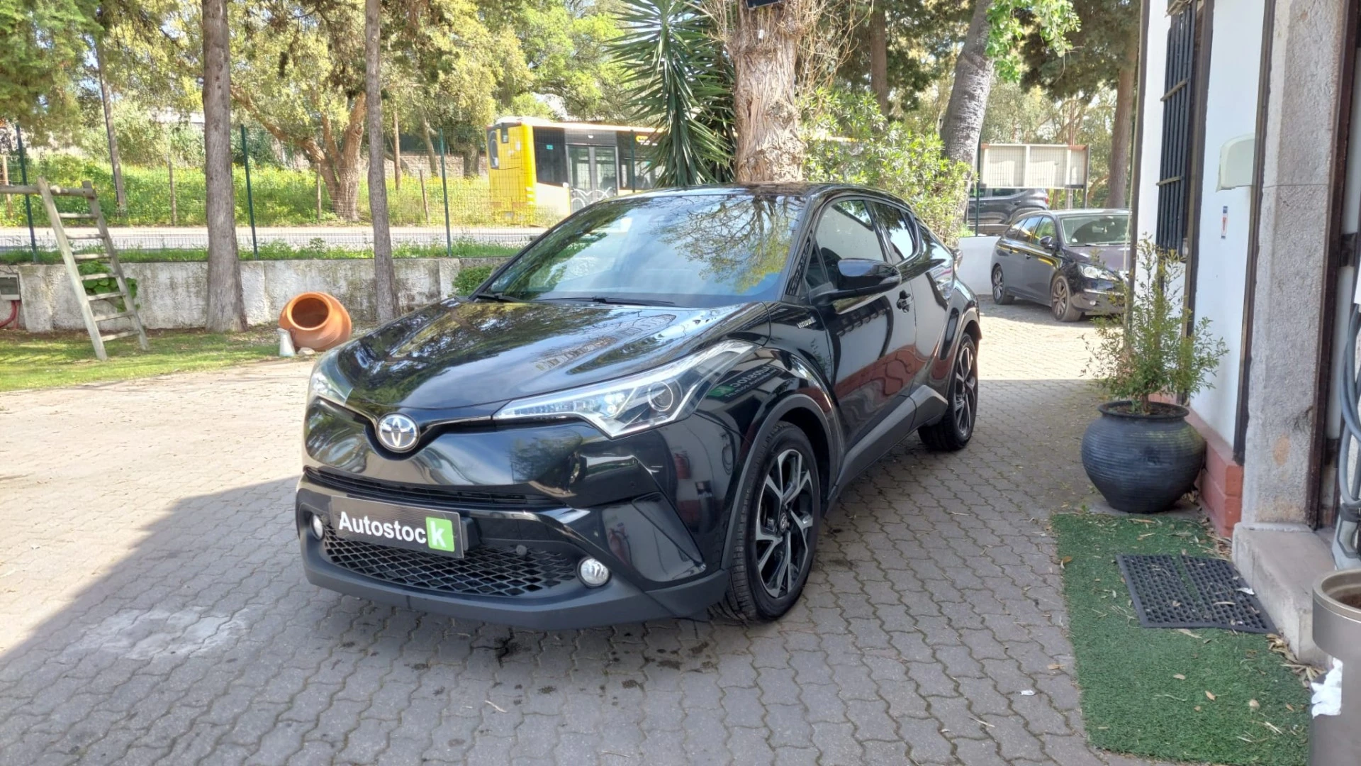 Toyota C-HR 1.8 Hybrid Exclusive