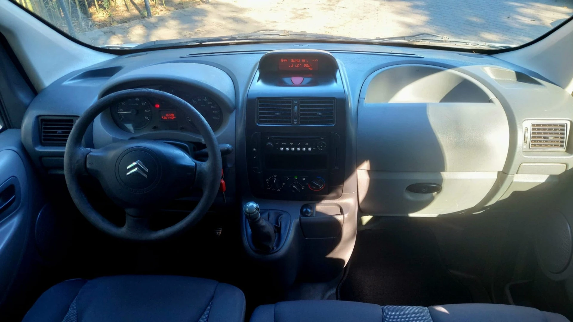 Citroën Jumpy 2.0 HDi L2H1 Semi-Vidrada