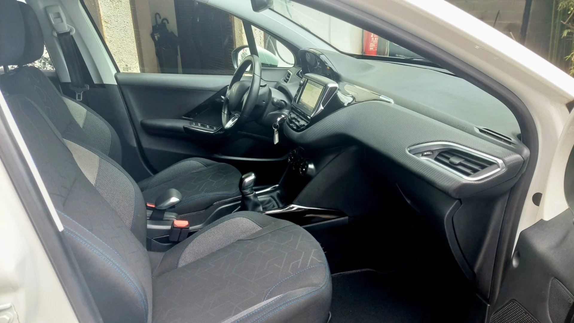 Peugeot 2008 1.2 PureTech Signature