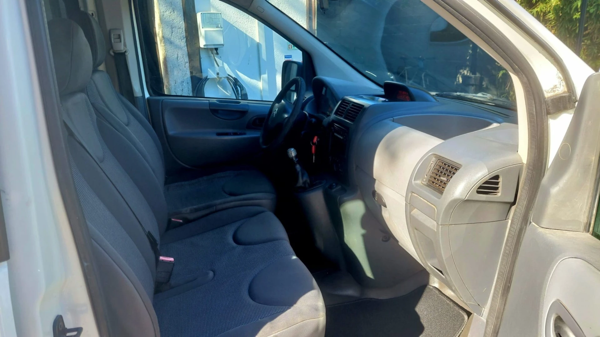 Citroën Jumpy 2.0 HDi L2H1 Semi-Vidrada