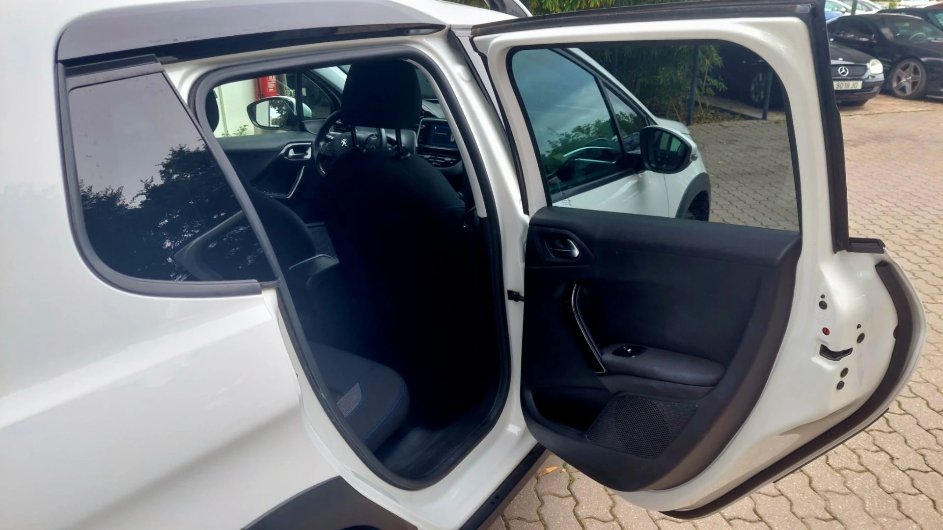 Peugeot 2008 1.2 PureTech Signature