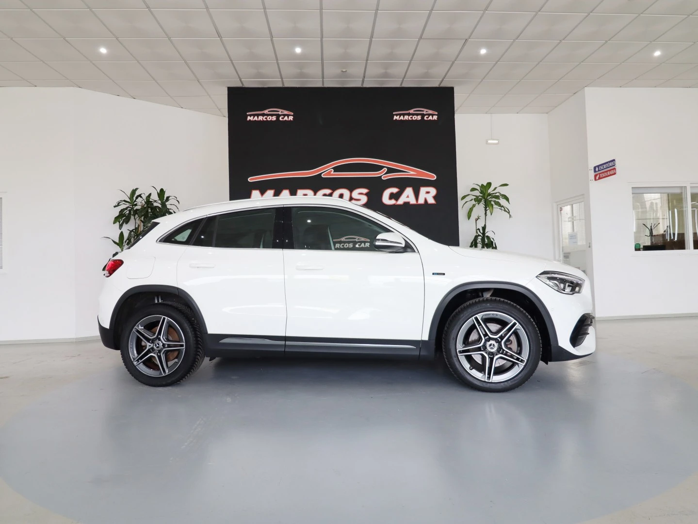Mercedes-Benz GLA 250 e AMG Line