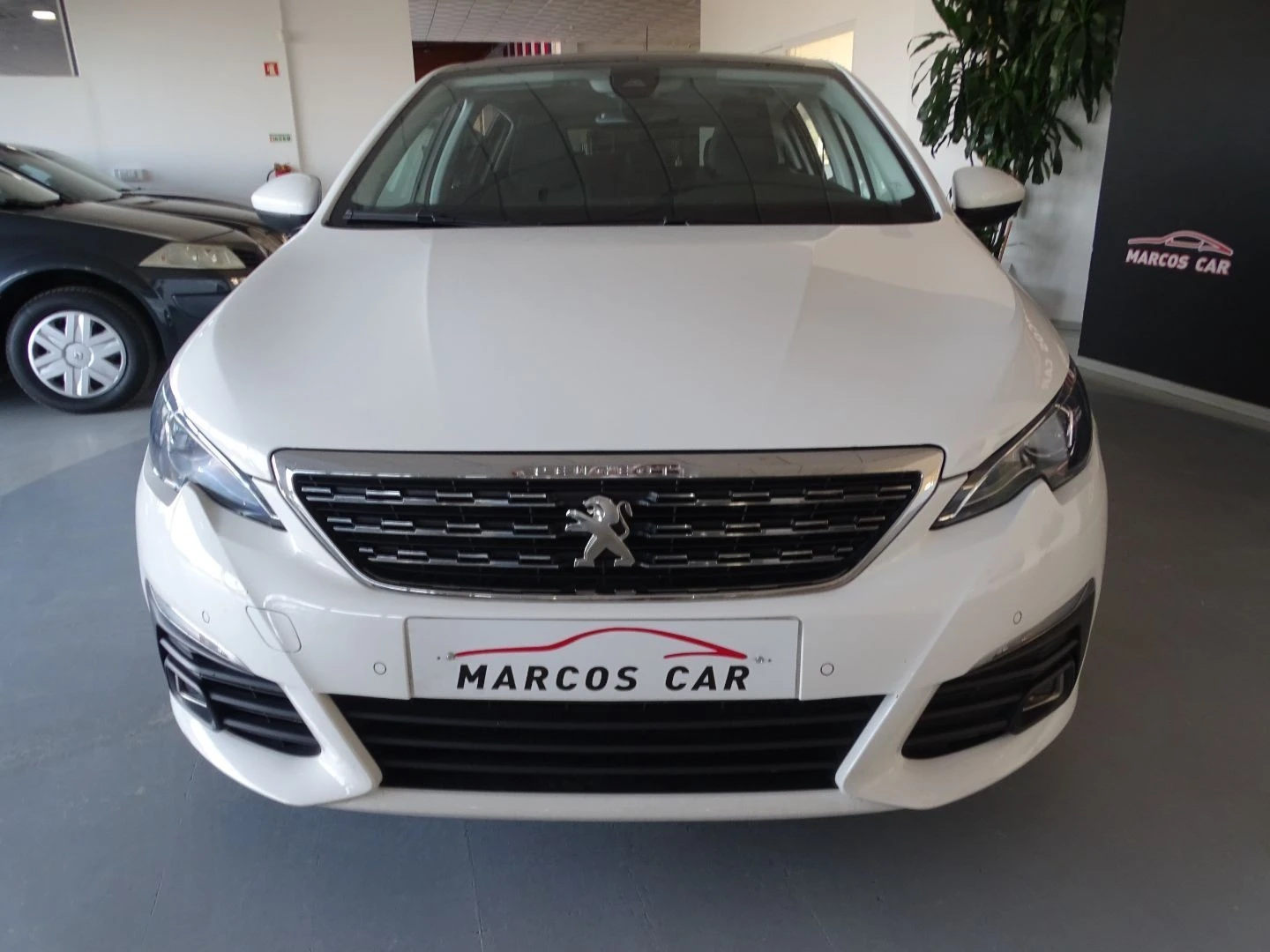 Peugeot 308 1.5 BlueHDi Allure EAT8