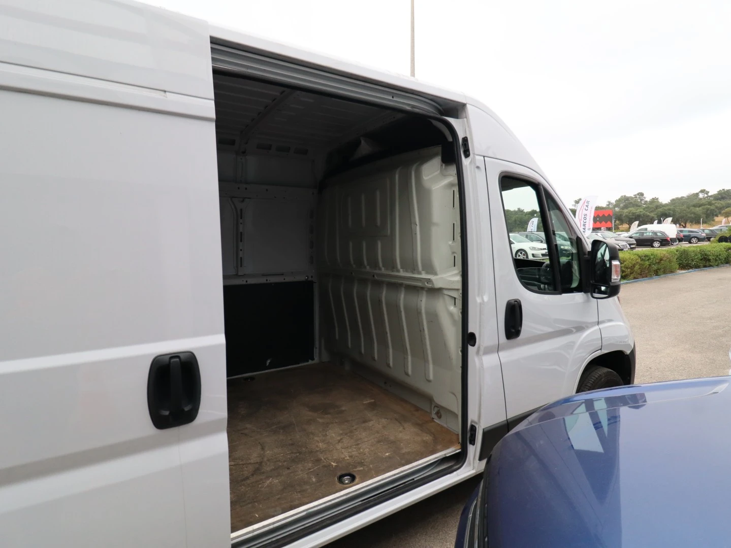 Peugeot Boxer 2.0 BlueHDi 330 L2H2 Premium