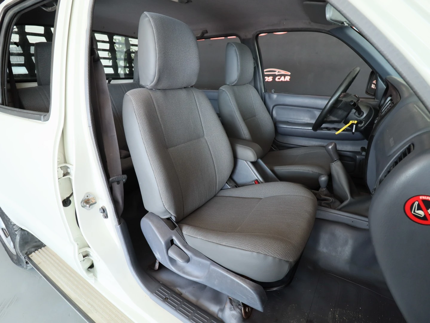 Toyota Hilux 2.5 D-4D CE AC