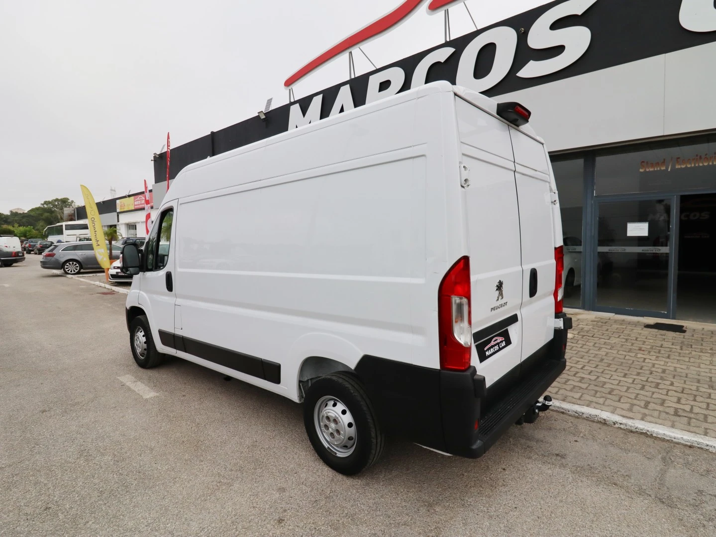 Peugeot Boxer 2.0 BlueHDi 330 L2H2 Premium