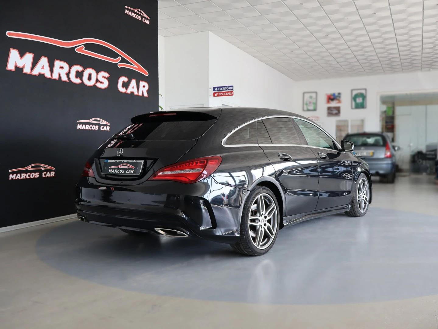 Mercedes-Benz CLA 180 d Shooting Brake AMG Line