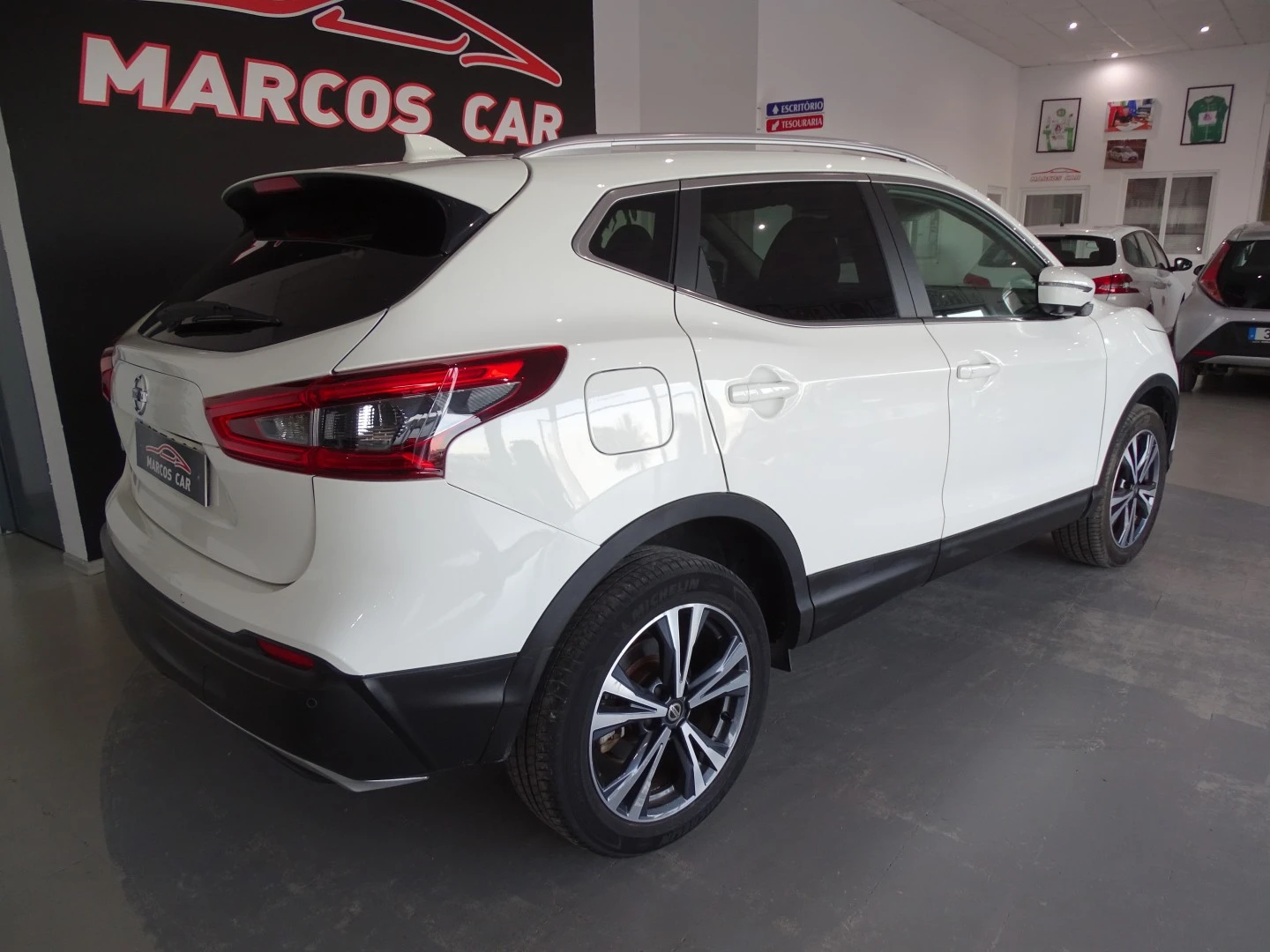 Nissan Qashqai 1.3 DIG-T N-Connecta J18