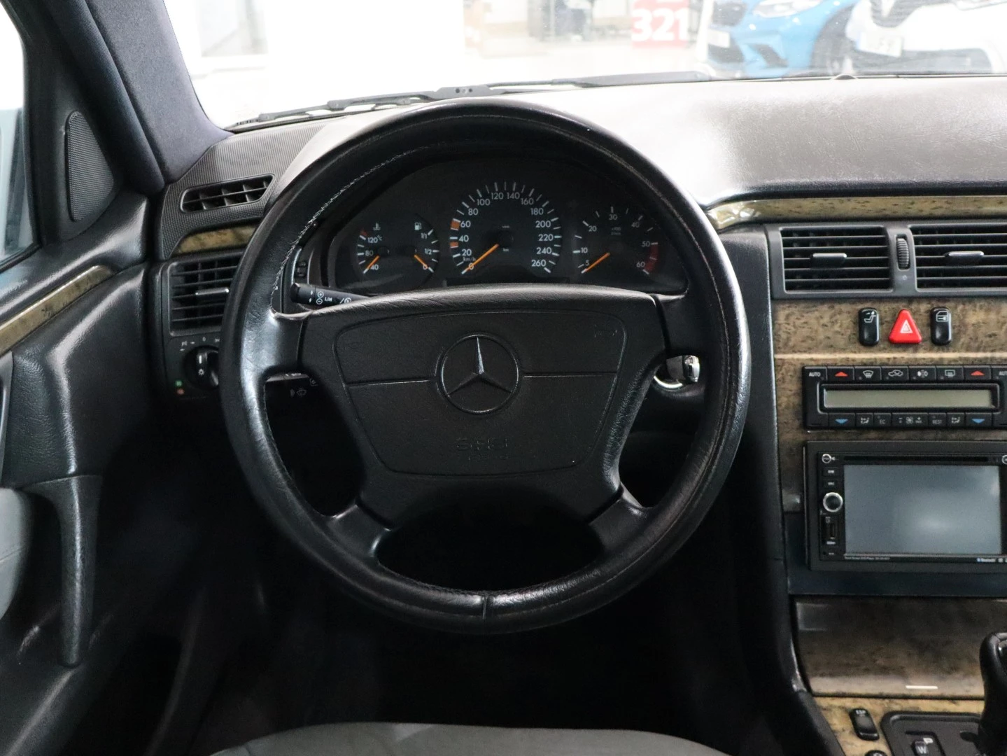 Mercedes-Benz E 300 TD Avantgarde