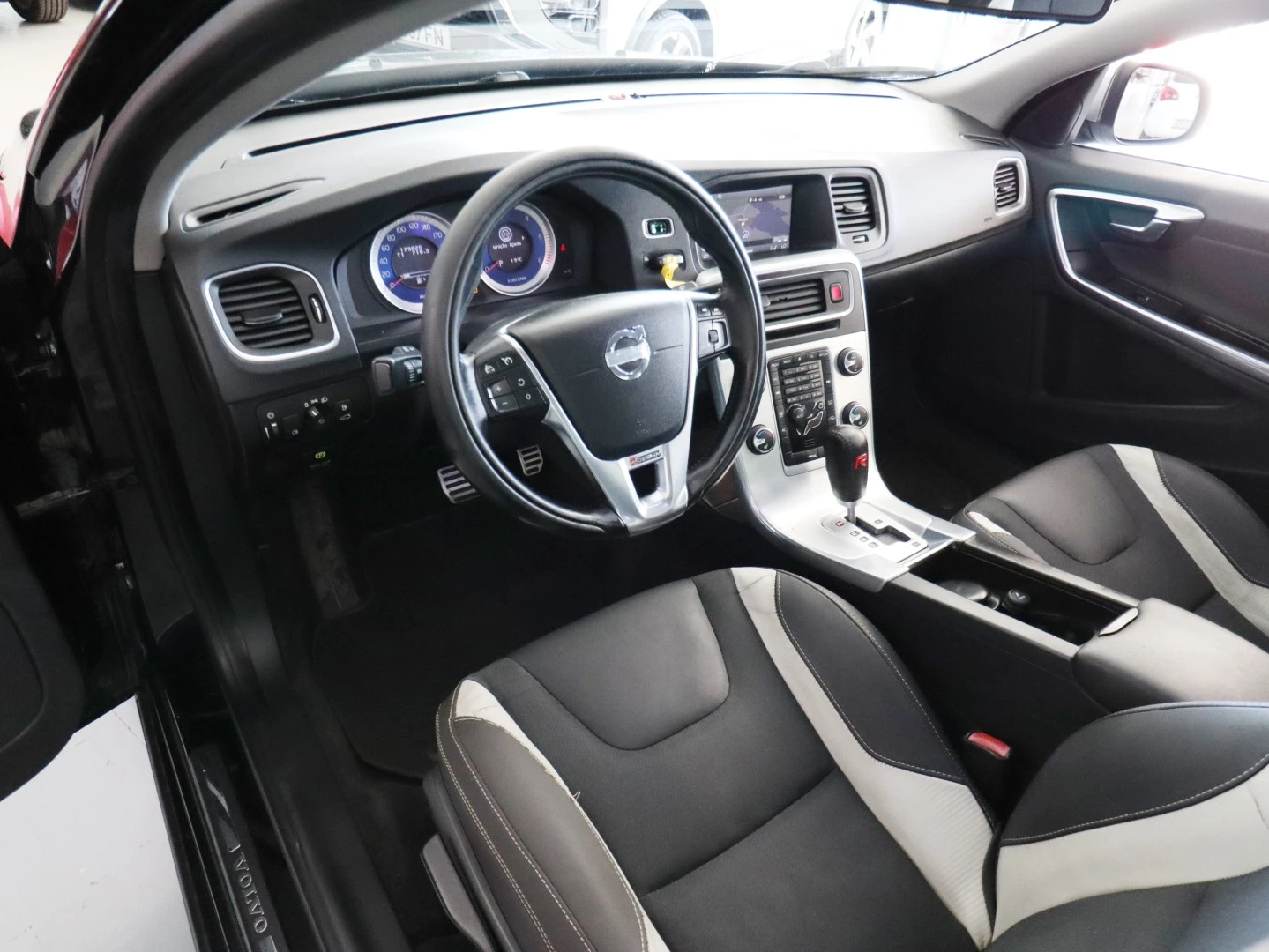 Volvo S60 2.0 D4 R-Design S/S Geartronic