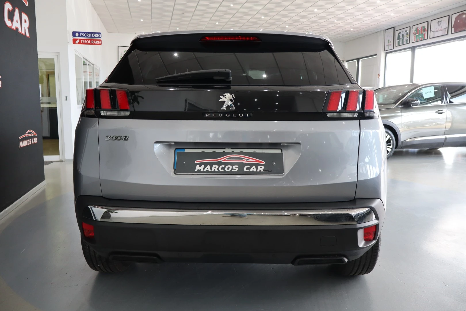 Peugeot 3008 1.5 BlueHDi Active