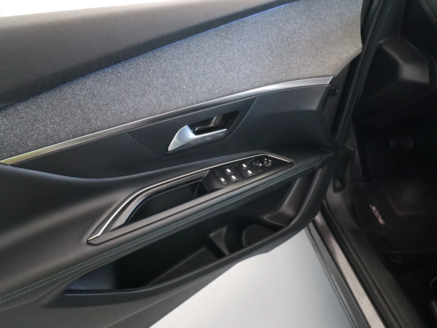 Peugeot 3008 1.5 BlueHDi Allure EAT8