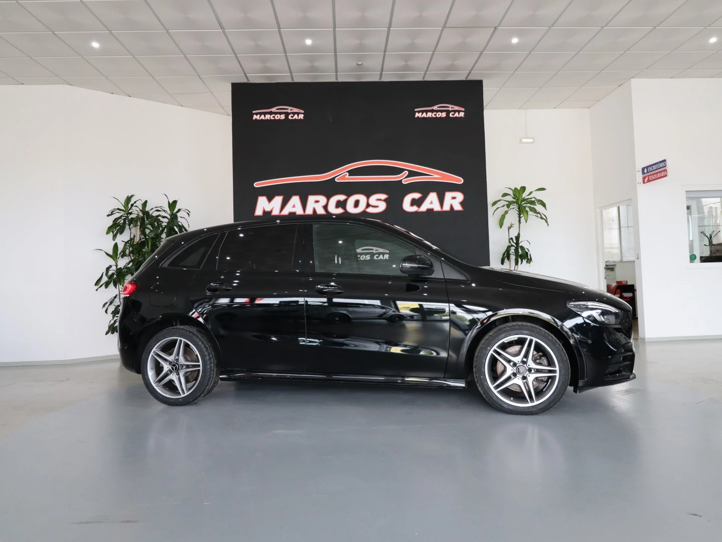 Mercedes-Benz B 250 e AMG Line