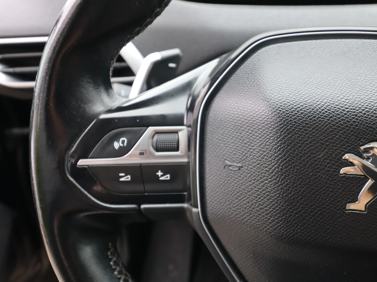 Peugeot 3008 1.6 BlueHDi Style EAT6