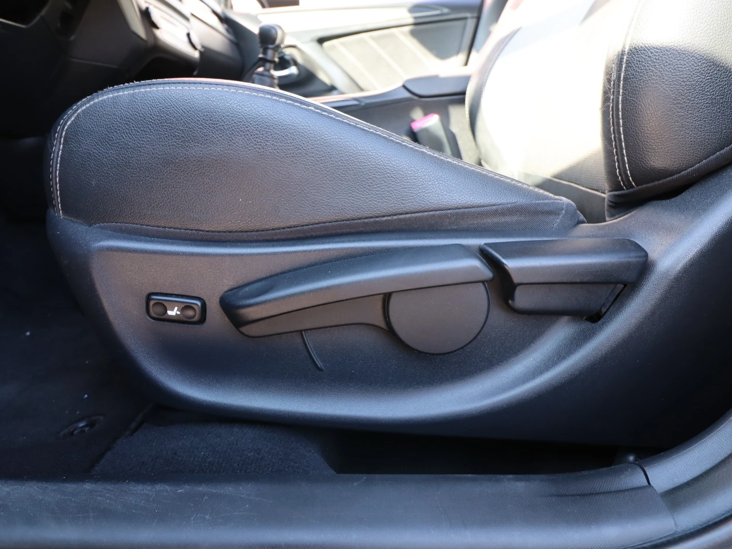 Toyota Avensis Touring Sports 1.6 D-4D Exclusive+GPS