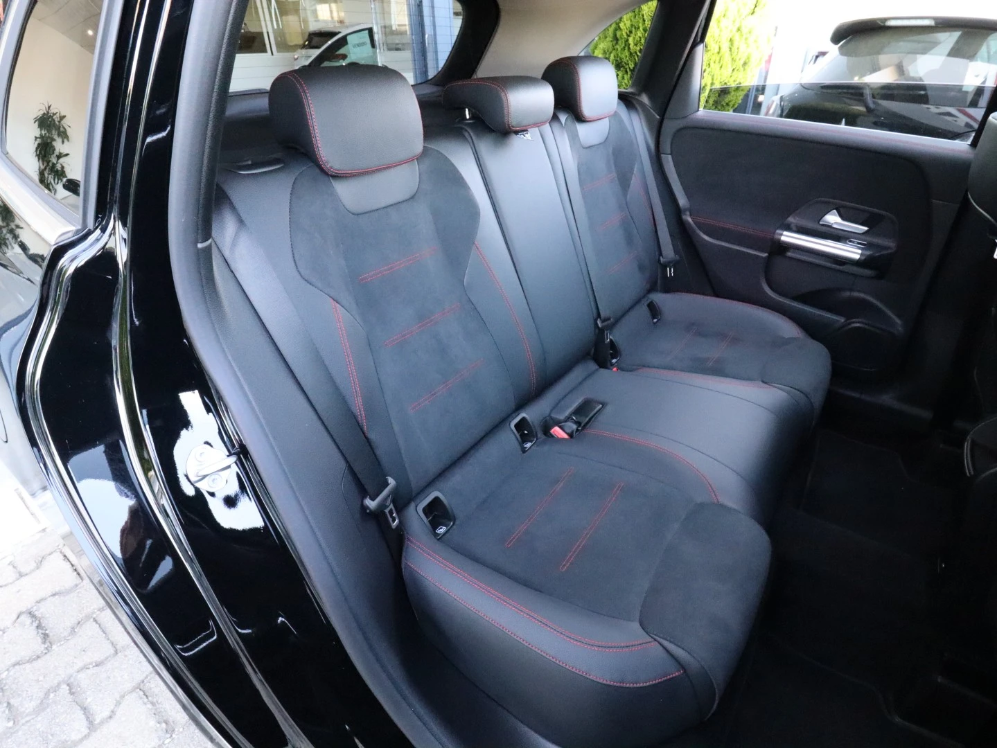 Mercedes-Benz B 250 e AMG Line