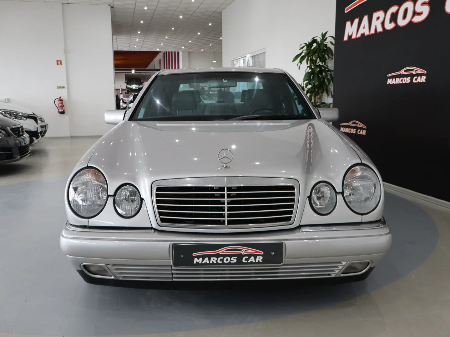 Mercedes-Benz E 300 TD Avantgarde