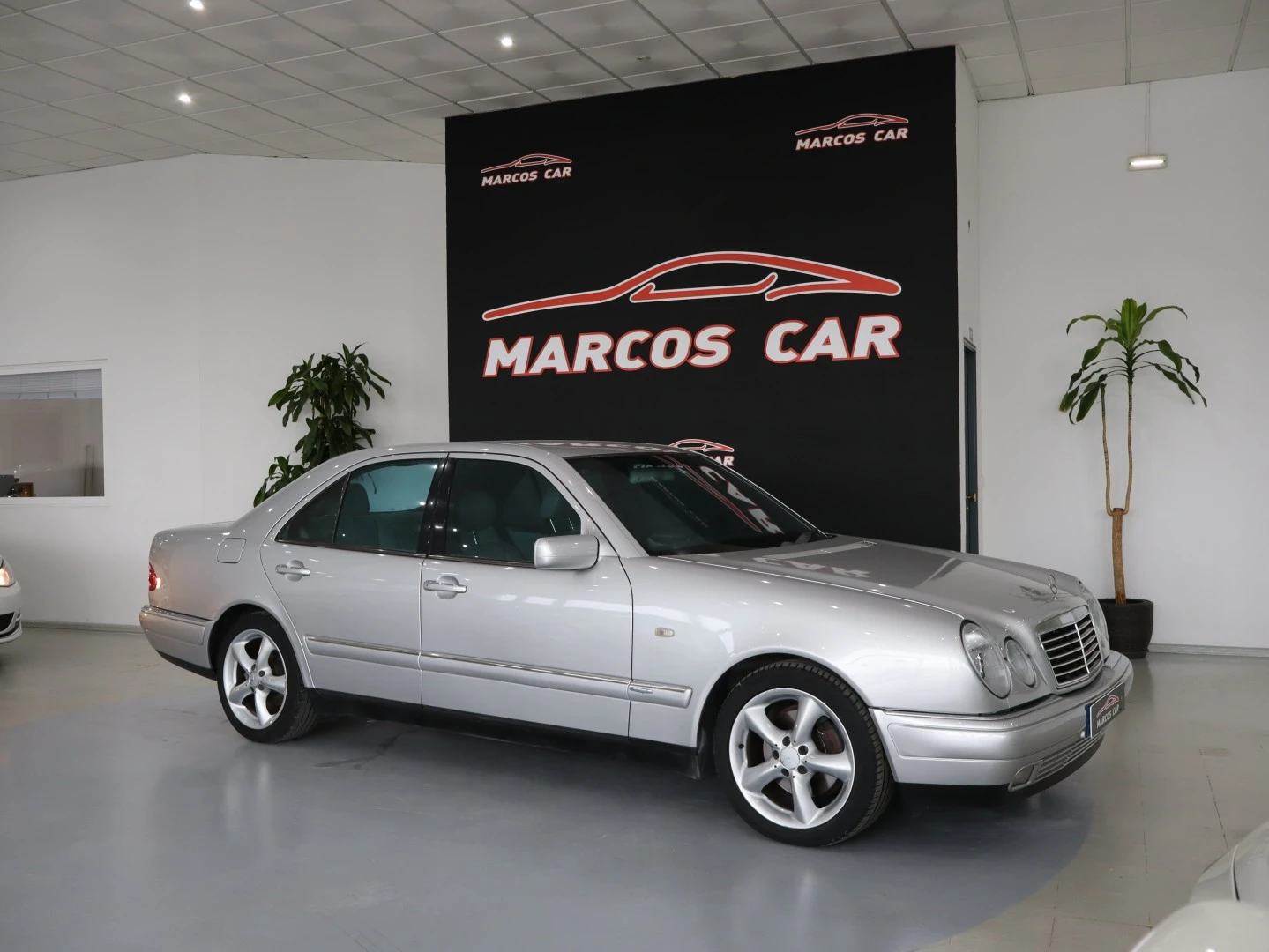 Mercedes-Benz E 300 TD Avantgarde