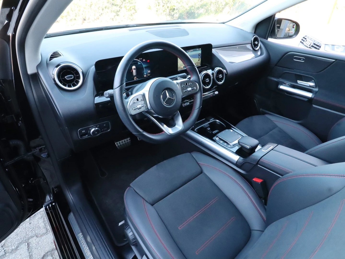 Mercedes-Benz B 250 e AMG Line