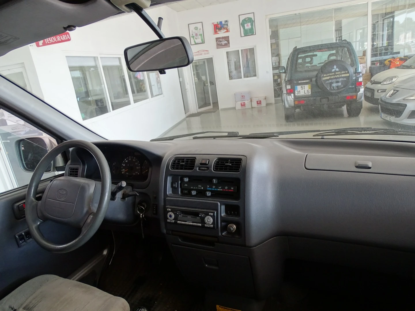 Toyota HiAce 2.4 D LXH12LG