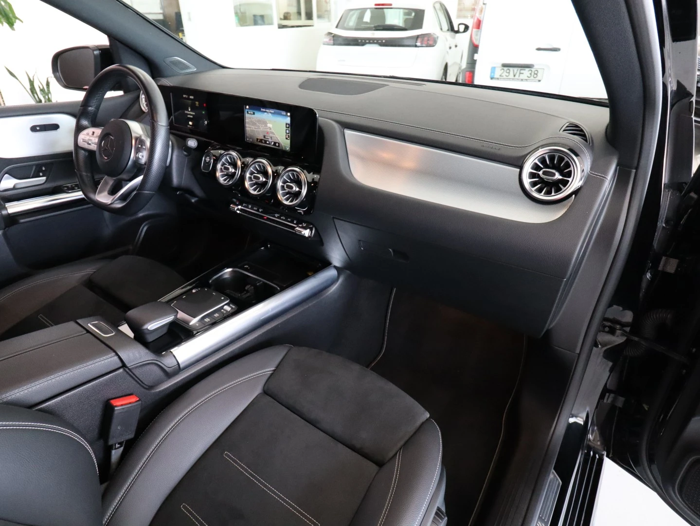 Mercedes-Benz B 250 e AMG Line