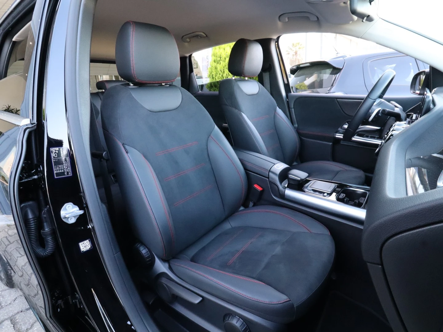 Mercedes-Benz B 250 e AMG Line