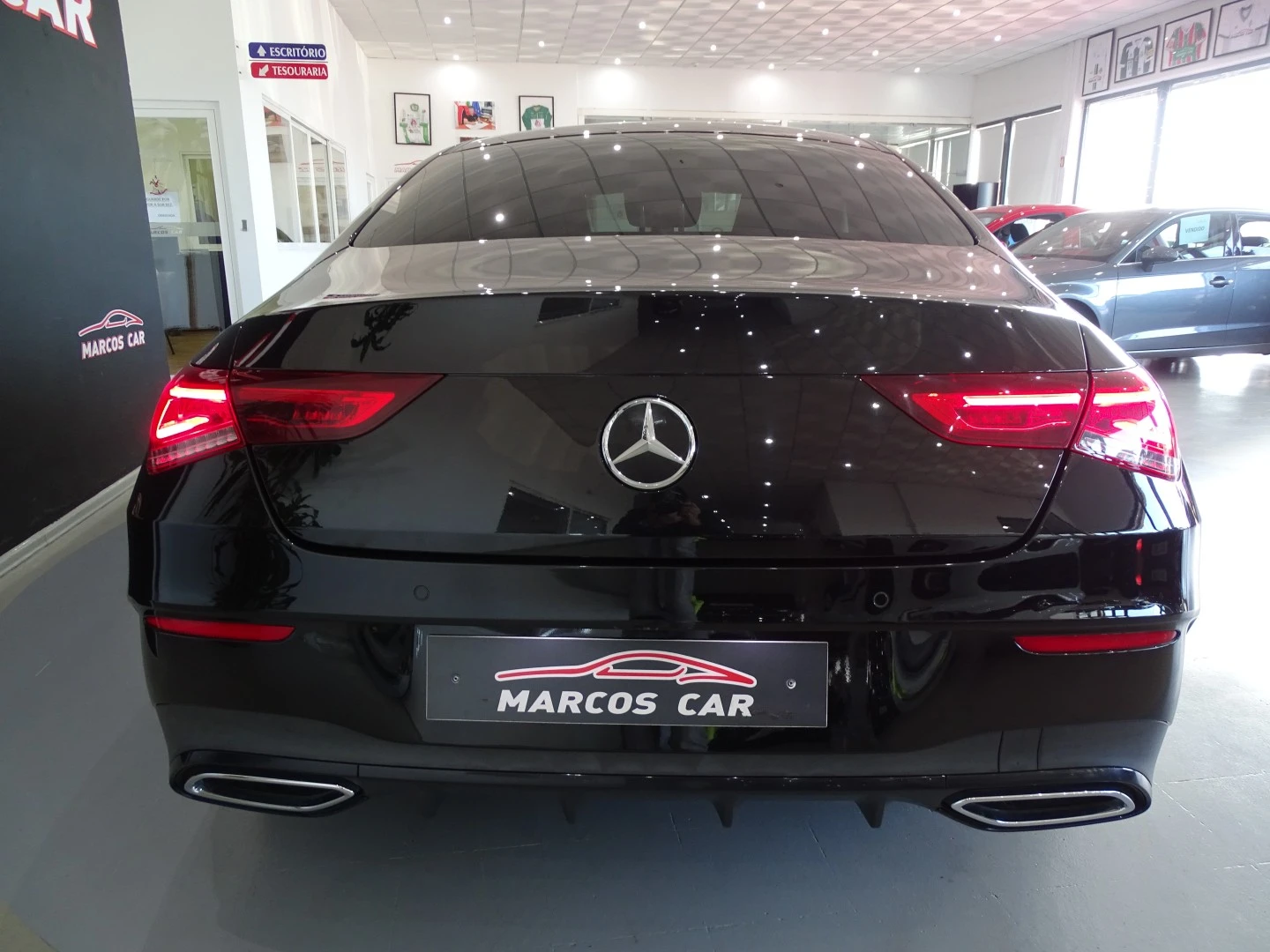 Mercedes-Benz CLA 180 AMG lINE