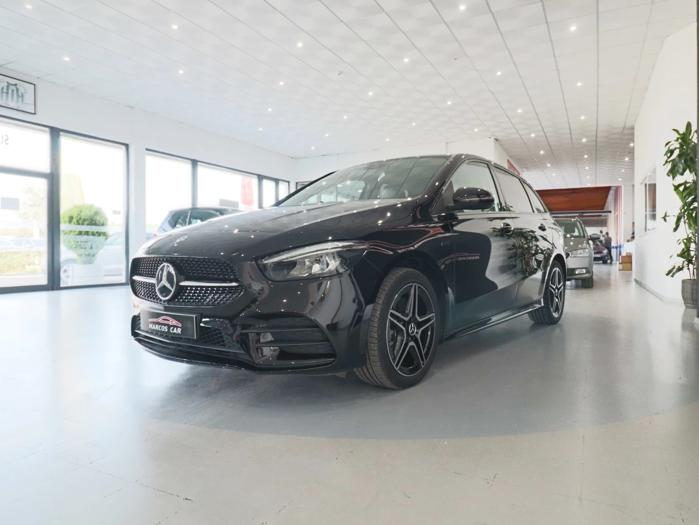 Mercedes-Benz B 250 e AMG Line