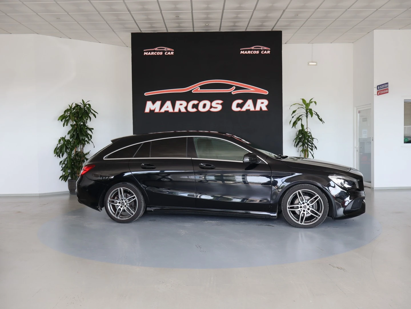 Mercedes-Benz CLA 180 d Shooting Brake AMG Line