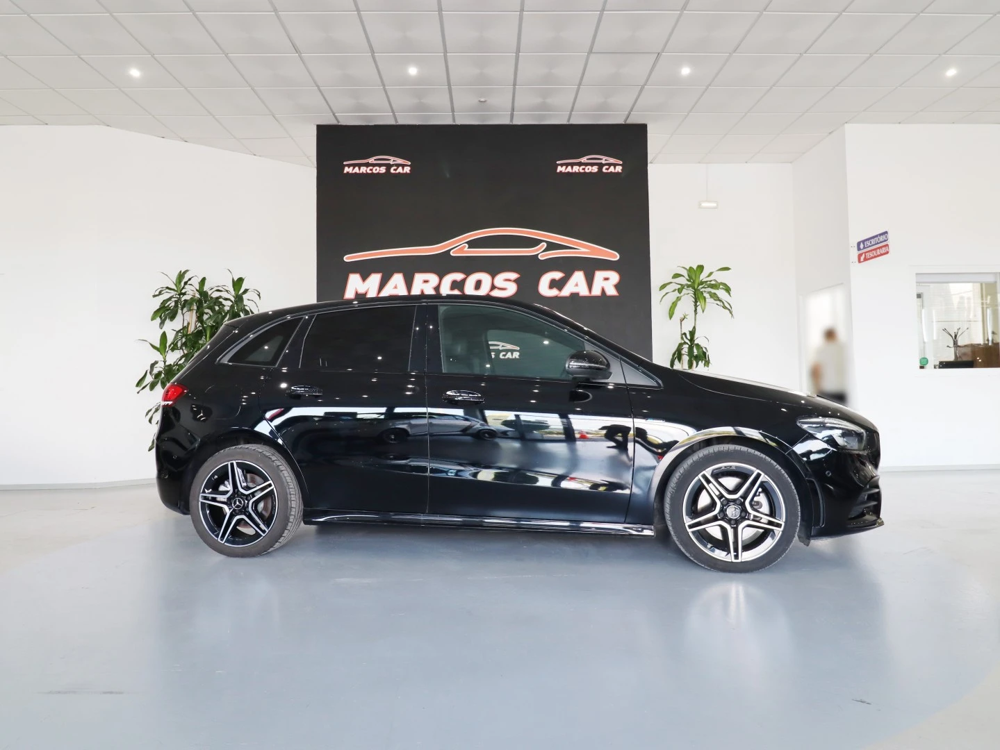 Mercedes-Benz B 250 e AMG Line