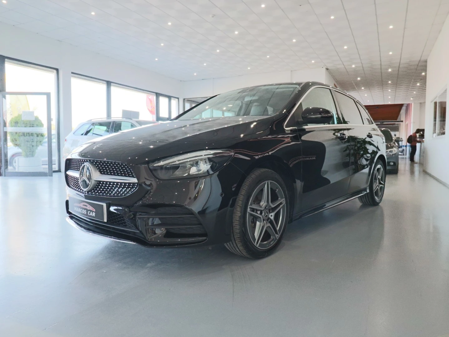 Mercedes-Benz B 250 e AMG Line