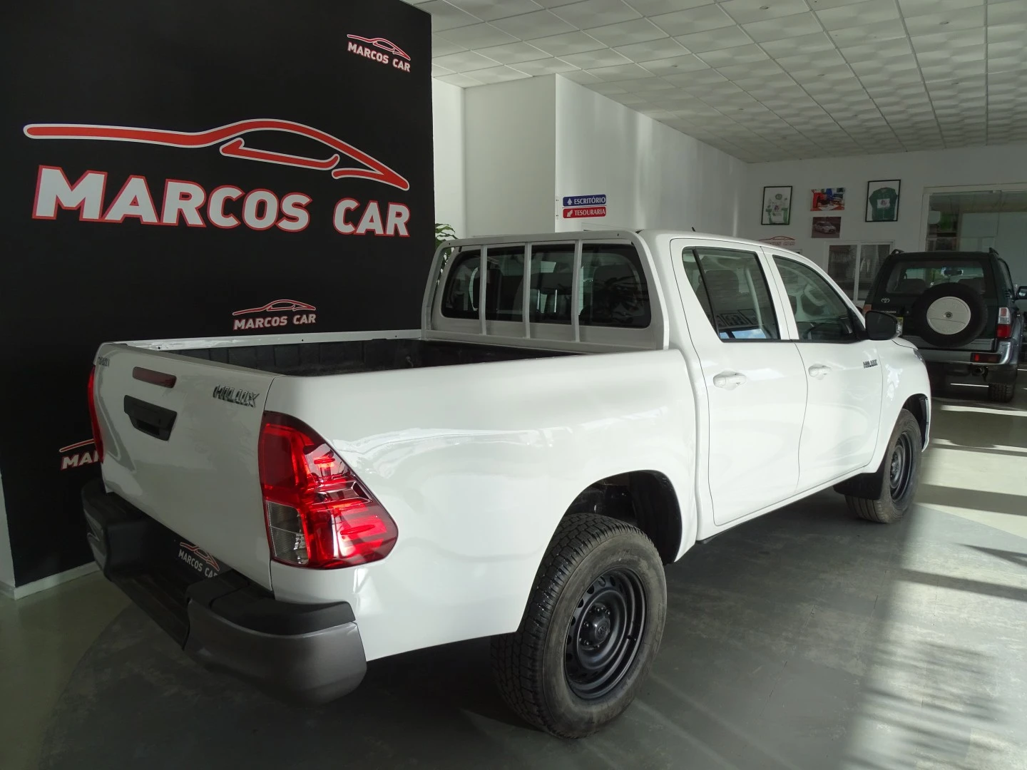 Toyota Hilux 2.4 D-4D 4WD CD CH