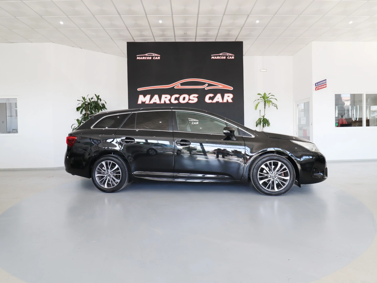 Toyota Avensis Touring Sports 1.6 D-4D Exclusive+GPS