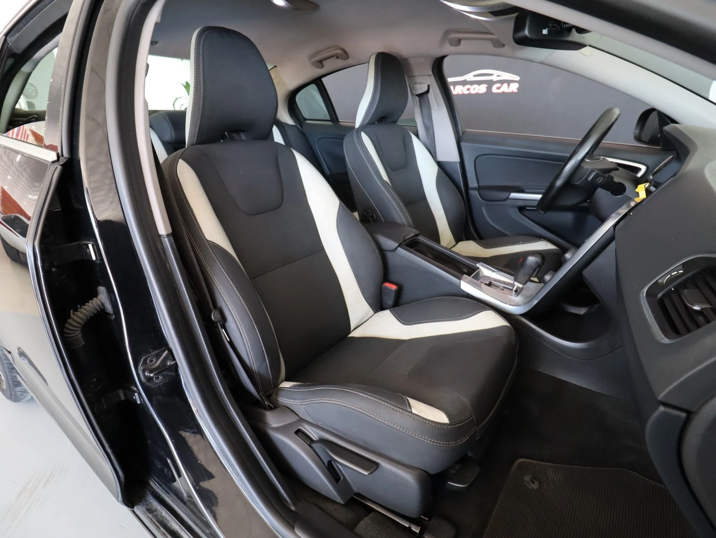 Volvo S60 2.0 D4 R-Design S/S Geartronic