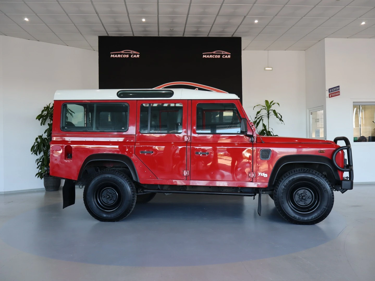 Land Rover Defender 110 2.5 TD5 Metal Top