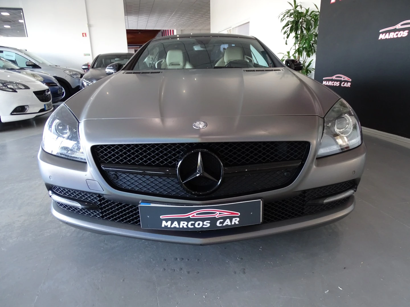 Mercedes-Benz SLK 200 (BlueEFFICIENCY) 7G-TRONIC CarbonLOOK Edition