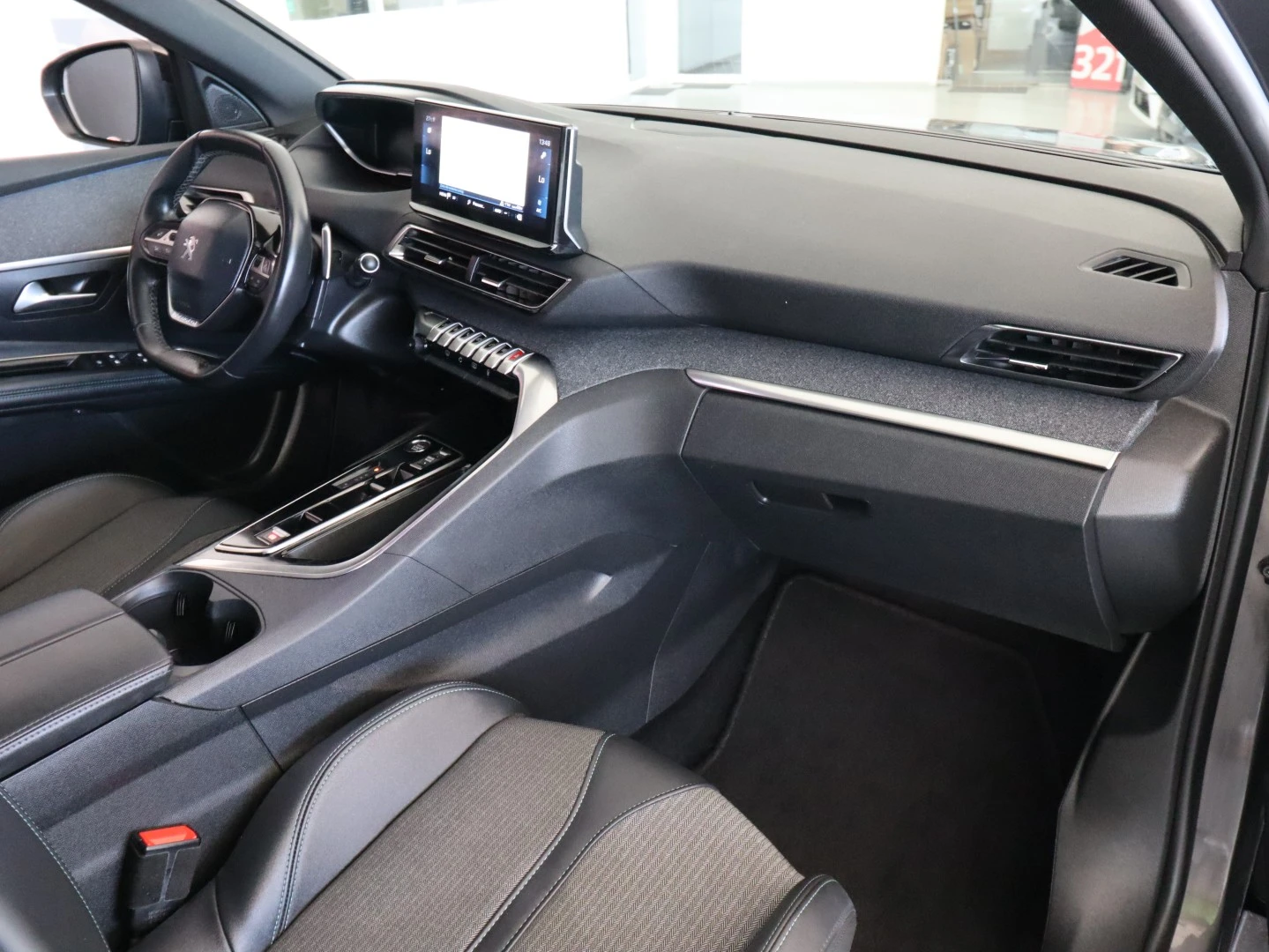 Peugeot 3008 1.5 BlueHDi Allure EAT8
