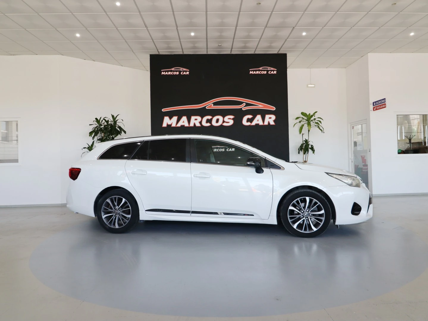 Toyota Avensis Touring Sports 1.6 D-4D Exclusive+GPS