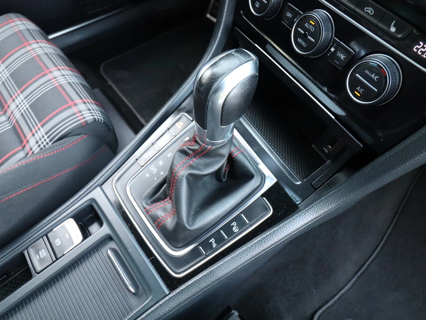 VW Golf 2.0 TSi GTi DSG Performance