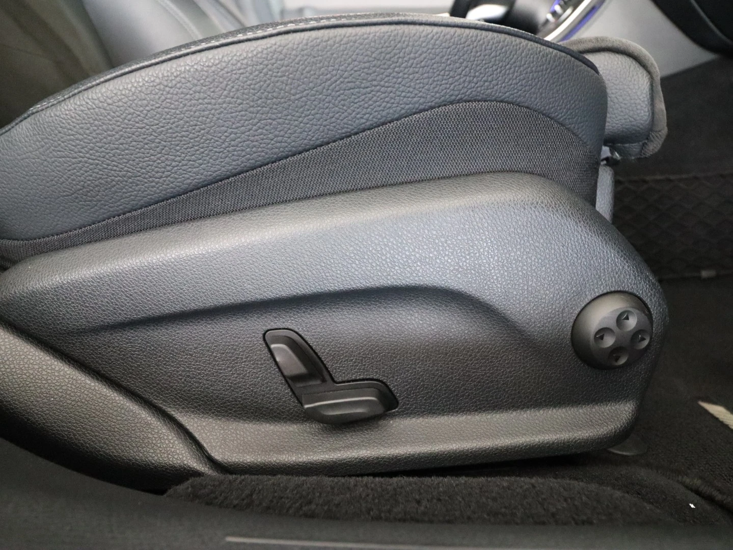 Mercedes-Benz E 300 De Avantgarde
