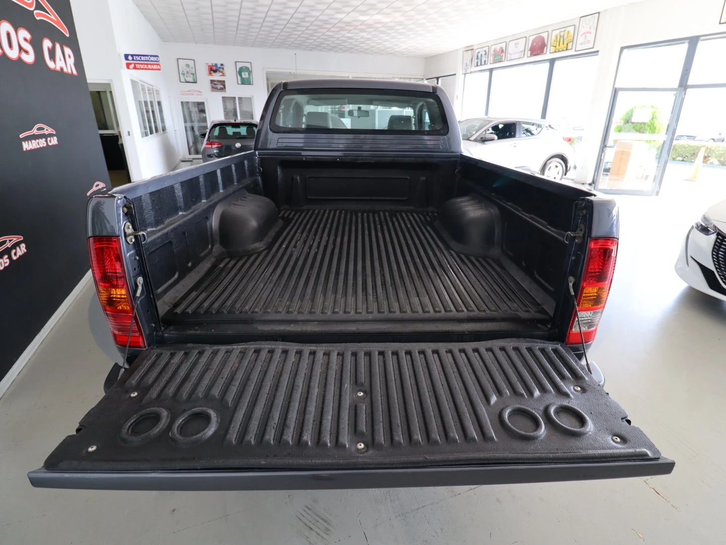 Toyota Hilux 2.5 D-4D 4WD CE AC