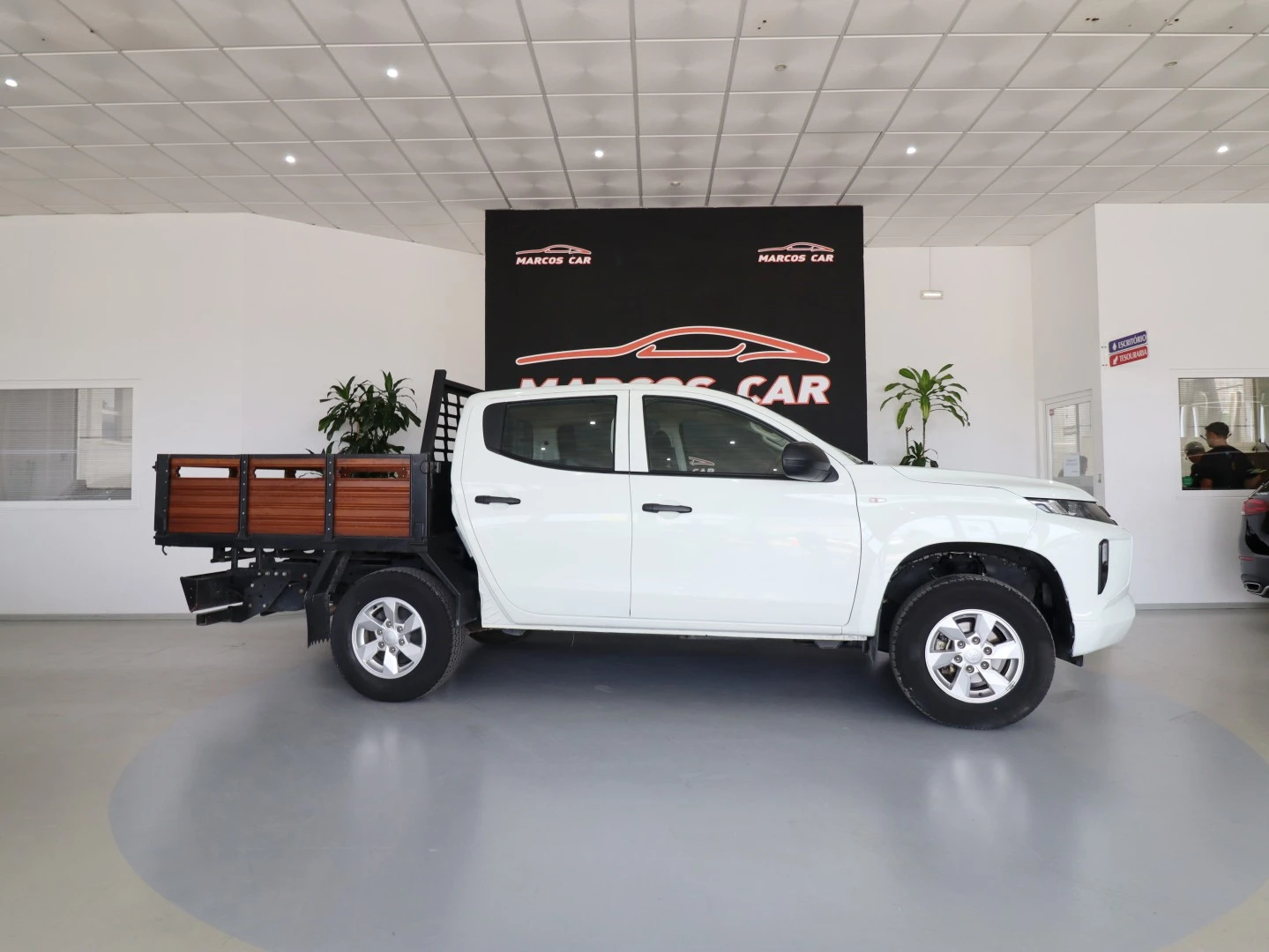 Mitsubishi L200 2.3 DI-D CD Invite 4WD