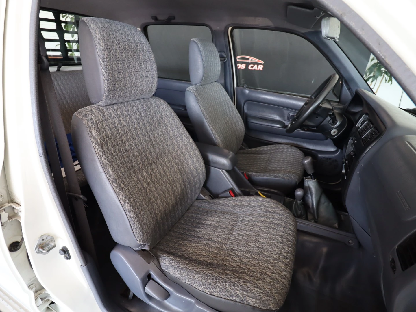 Toyota Hilux 2.5 D-4D CE AC